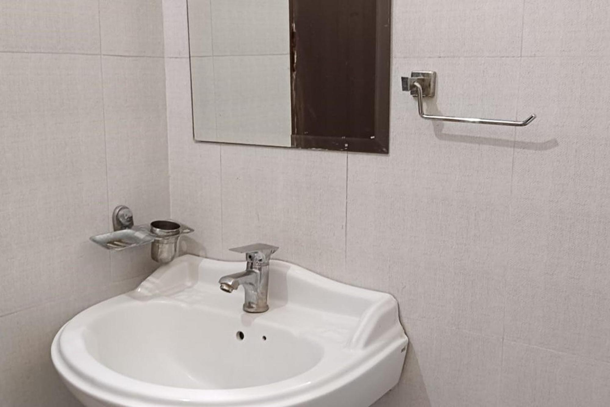 Hotel Shree Kanta Гургаон Экстерьер фото