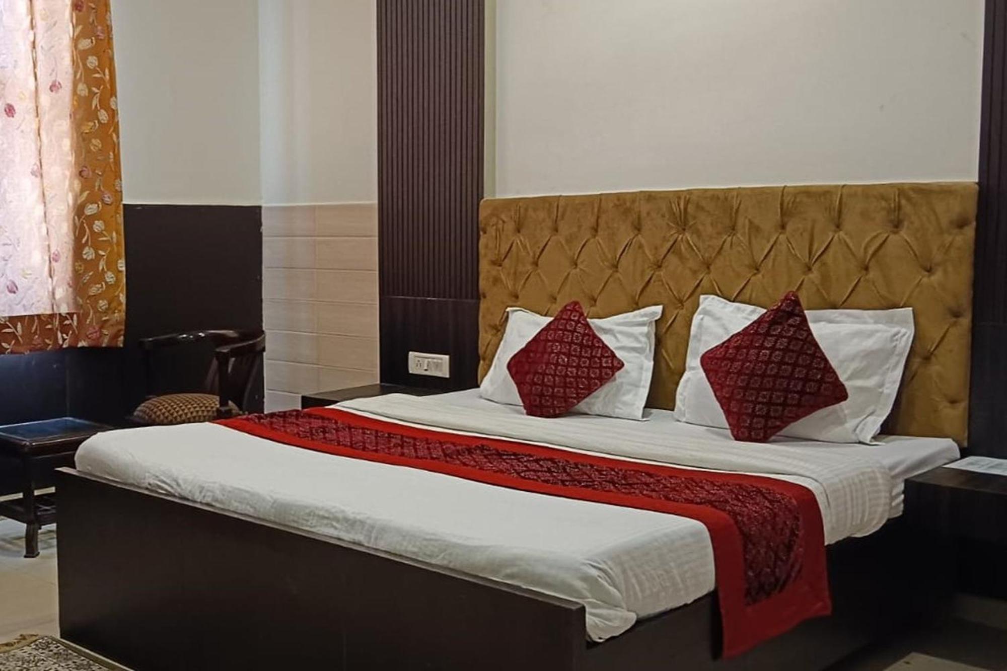 Hotel Shree Kanta Гургаон Экстерьер фото