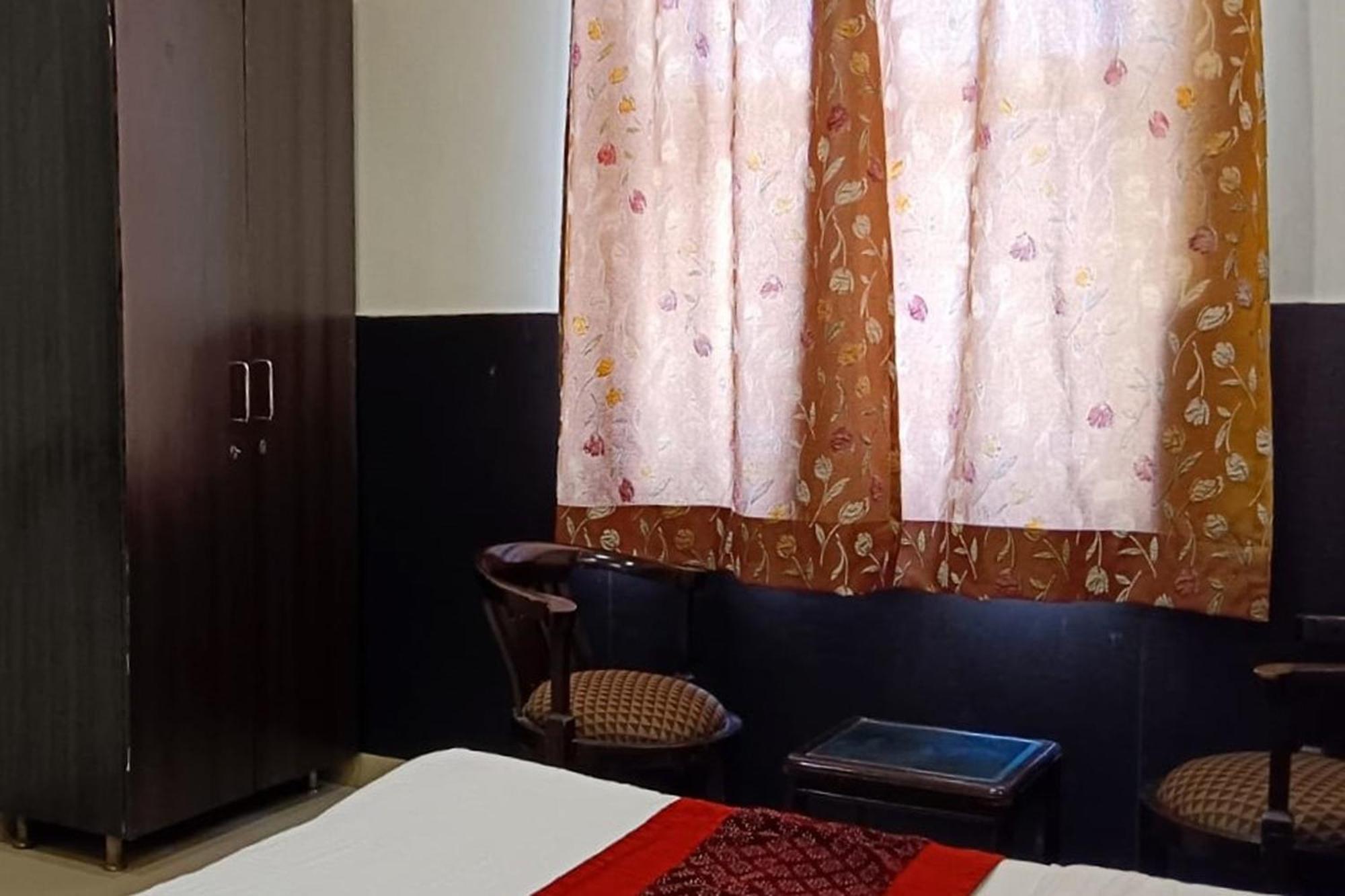 Hotel Shree Kanta Гургаон Экстерьер фото
