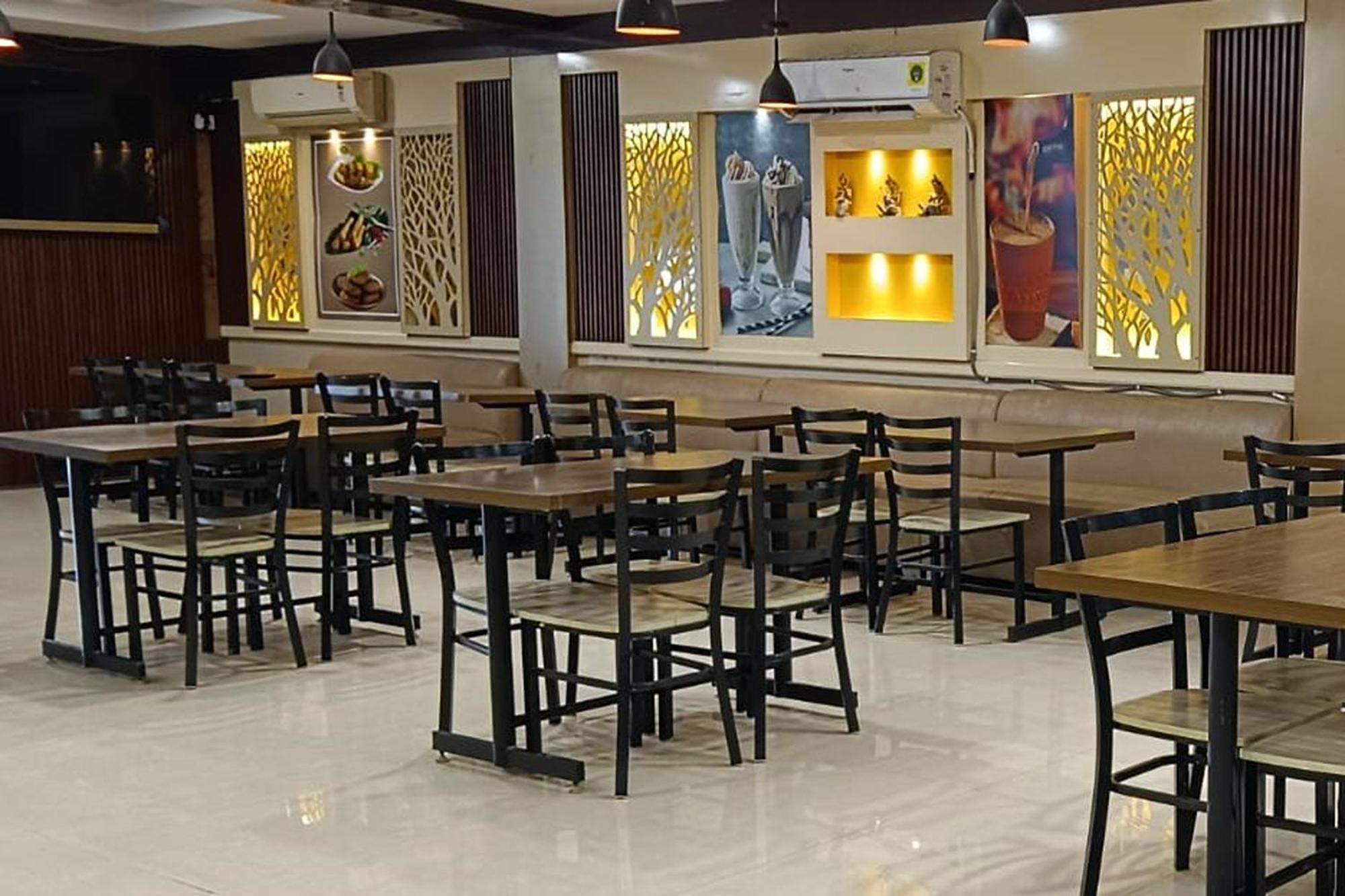 Hotel Shree Kanta Гургаон Экстерьер фото