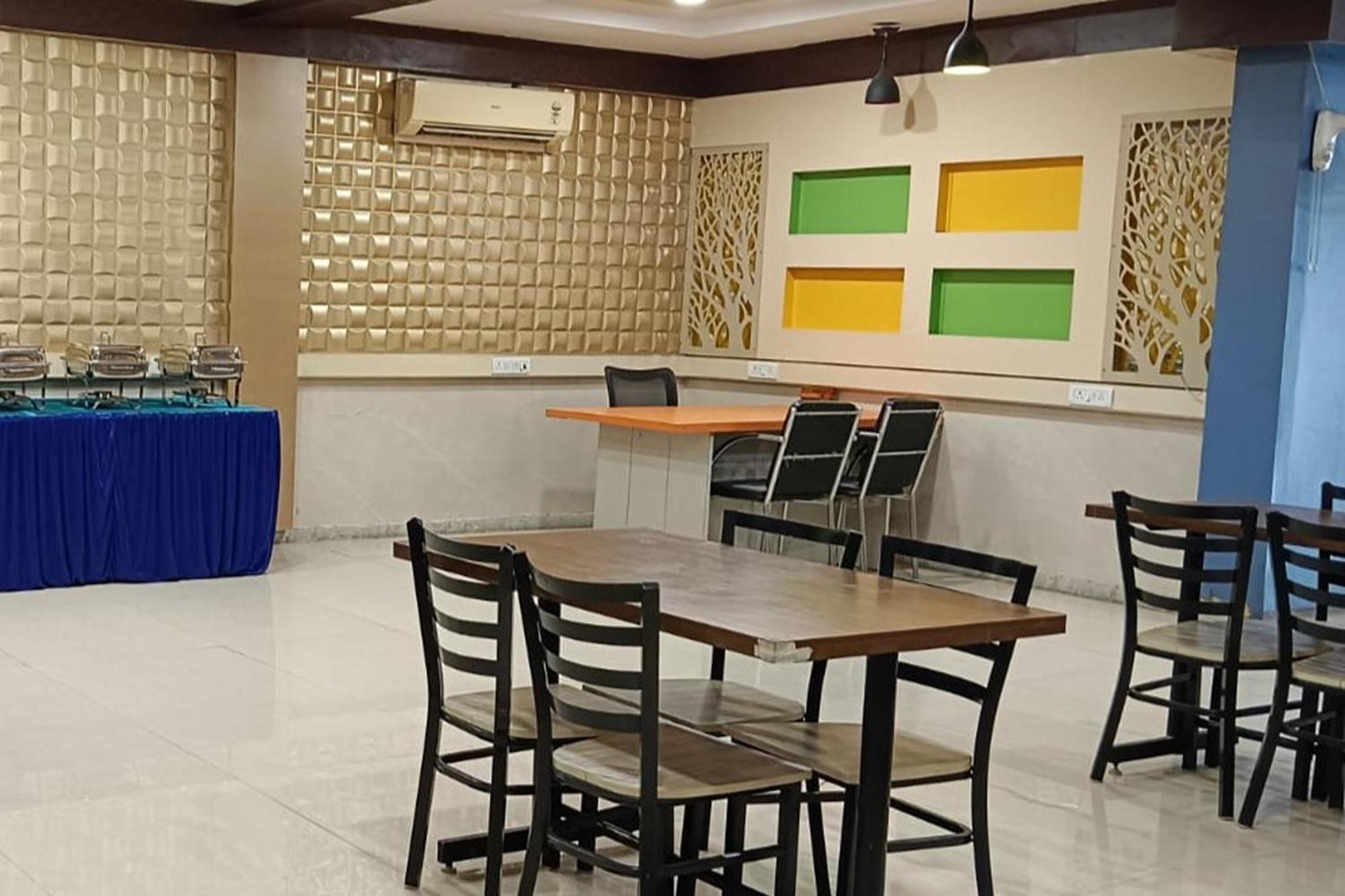 Hotel Shree Kanta Гургаон Экстерьер фото